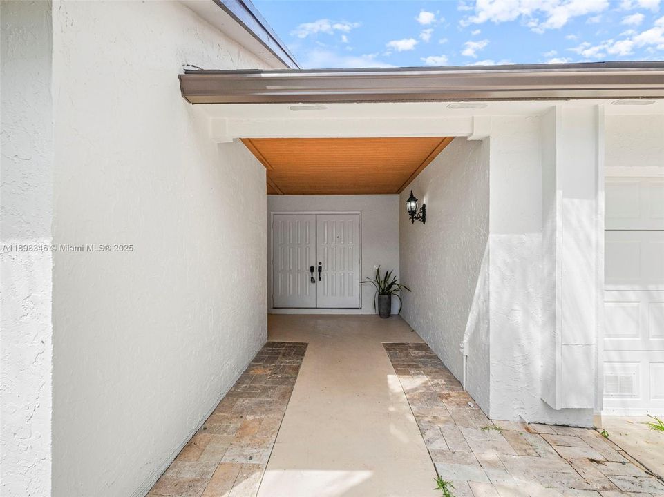 В аренду: $5,000 (4 спален, 2 ванн, 2471 Квадратных фут)