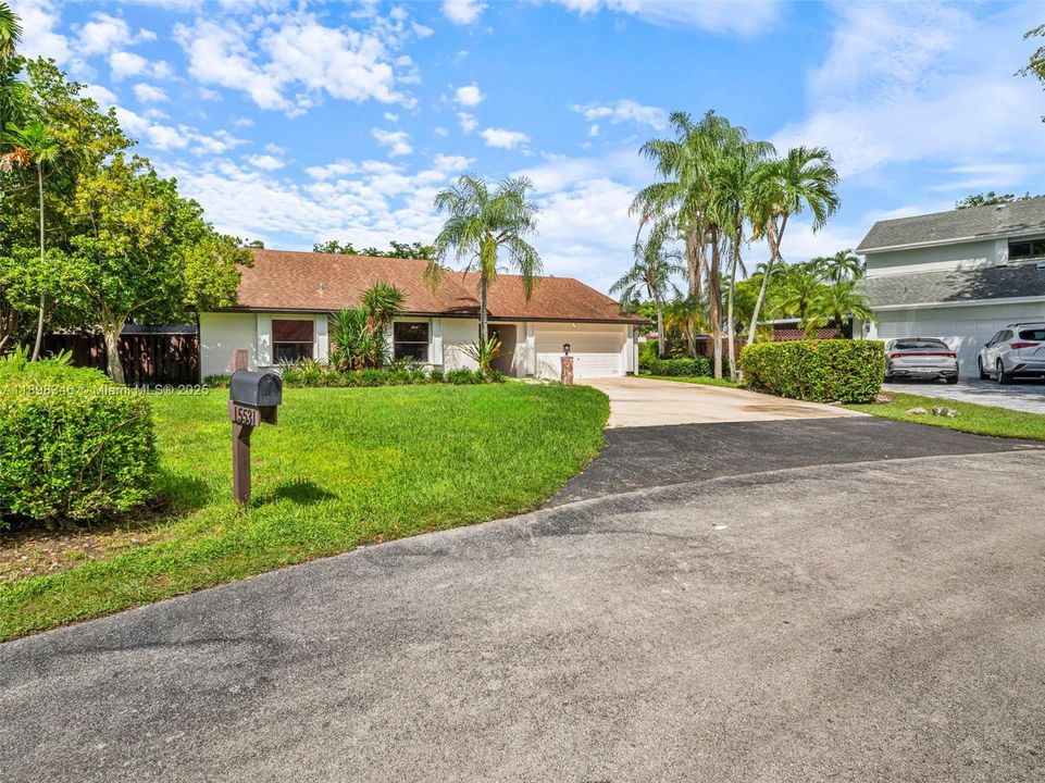 В аренду: $5,000 (4 спален, 2 ванн, 2471 Квадратных фут)