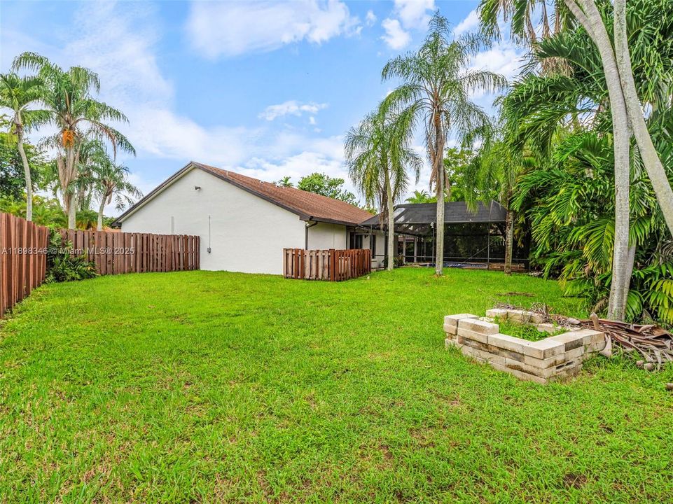 В аренду: $5,000 (4 спален, 2 ванн, 2471 Квадратных фут)