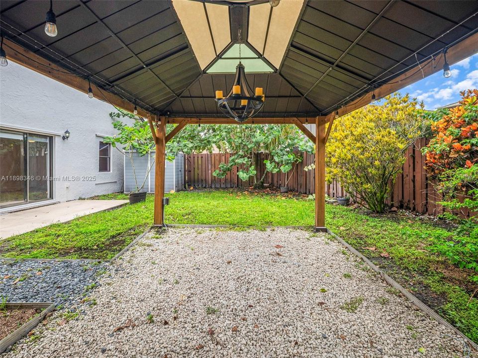 В аренду: $5,000 (4 спален, 2 ванн, 2471 Квадратных фут)