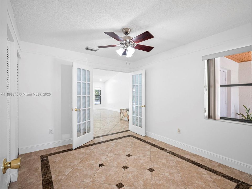 В аренду: $5,000 (4 спален, 2 ванн, 2471 Квадратных фут)