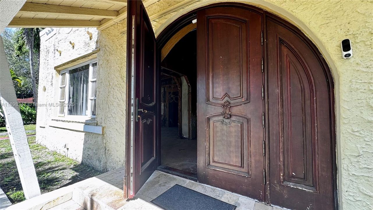 En Venta: $1,590,000 (5 camas, 4 baños, 3933 Pies cuadrados)