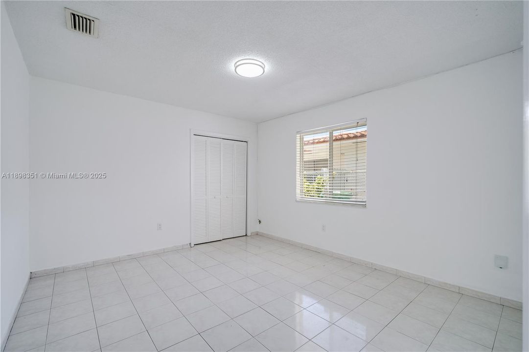 Recently Rented: $3,100 (4 beds, 2 baths, 1500 Square Feet)