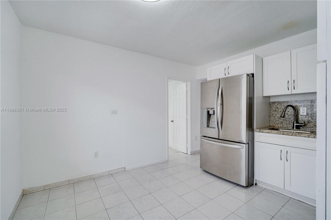 Recently Rented: $3,100 (4 beds, 2 baths, 1500 Square Feet)