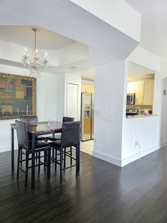 For Sale: $380,000 (2 beds, 2 baths, 1308 Square Feet)