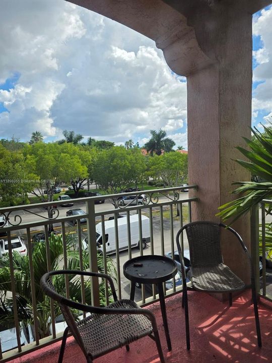 For Sale: $380,000 (2 beds, 2 baths, 1308 Square Feet)