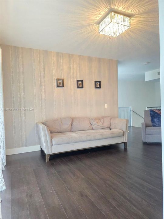 For Sale: $380,000 (2 beds, 2 baths, 1308 Square Feet)