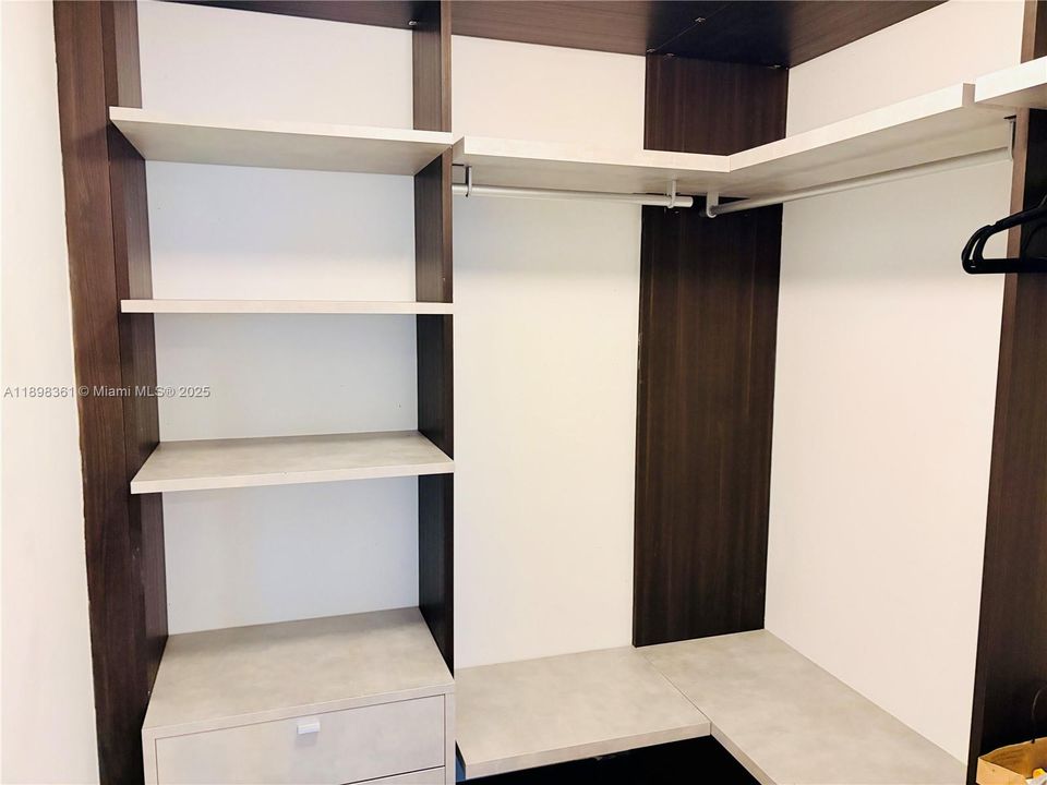 Recently Rented: $4,150 (1 beds, 2 baths, 849 Square Feet)