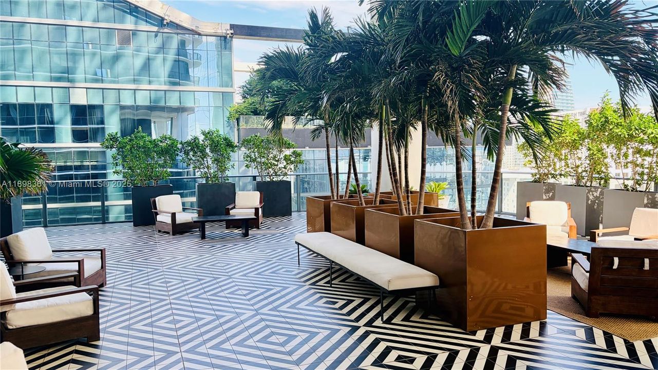 Recently Rented: $4,150 (1 beds, 2 baths, 849 Square Feet)