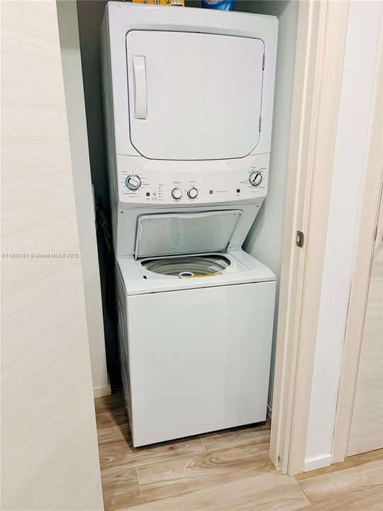 Recently Rented: $4,150 (1 beds, 2 baths, 849 Square Feet)