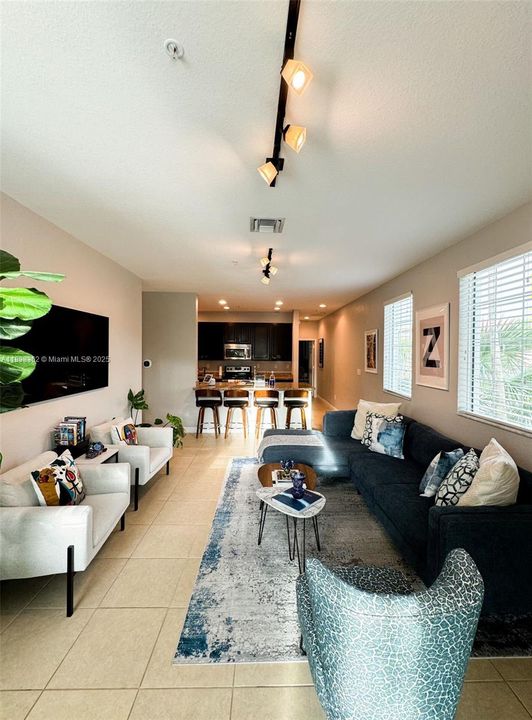 For Rent: $3,250 (3 beds, 3 baths, 1745 Square Feet)