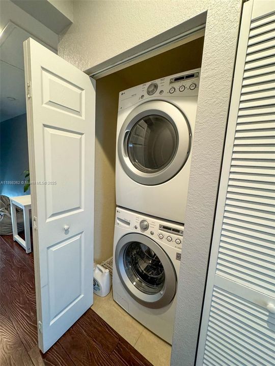 For Rent: $3,250 (3 beds, 3 baths, 1745 Square Feet)