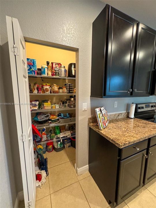 For Rent: $3,250 (3 beds, 3 baths, 1745 Square Feet)