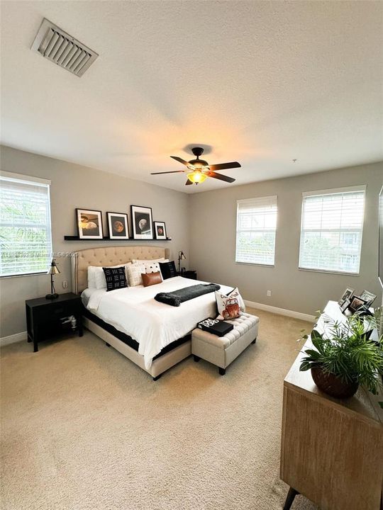 For Rent: $3,250 (3 beds, 3 baths, 1745 Square Feet)