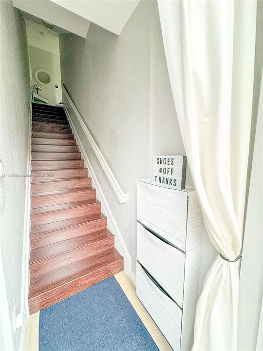 For Rent: $3,250 (3 beds, 3 baths, 1745 Square Feet)