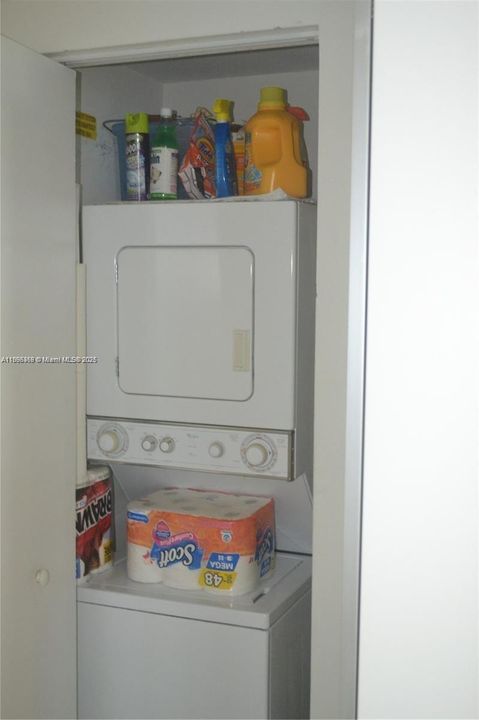 Activo con contrato: $325,000 (2 camas, 2 baños, 857 Pies cuadrados)