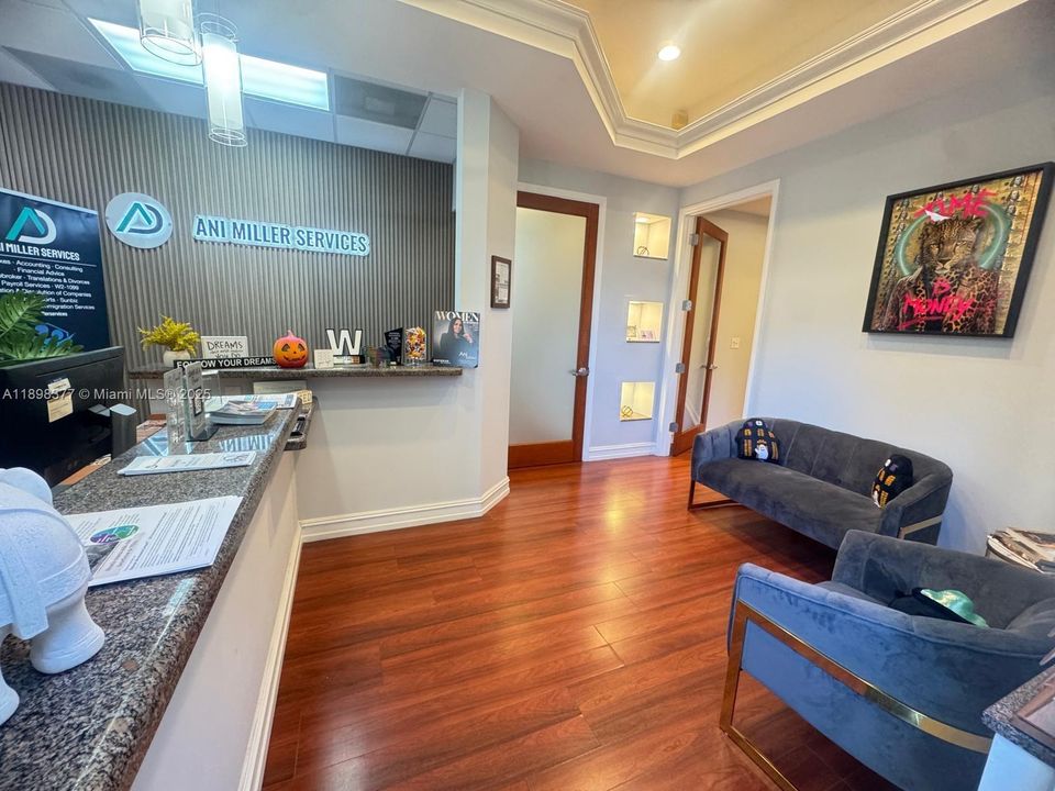 В аренду: $4,900 (0 спален, 0 ванн, 0 Квадратных фут)