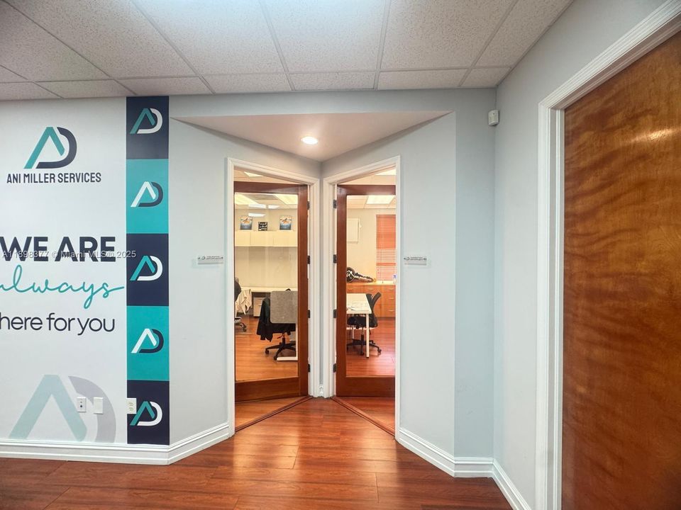 В аренду: $4,900 (0 спален, 0 ванн, 0 Квадратных фут)