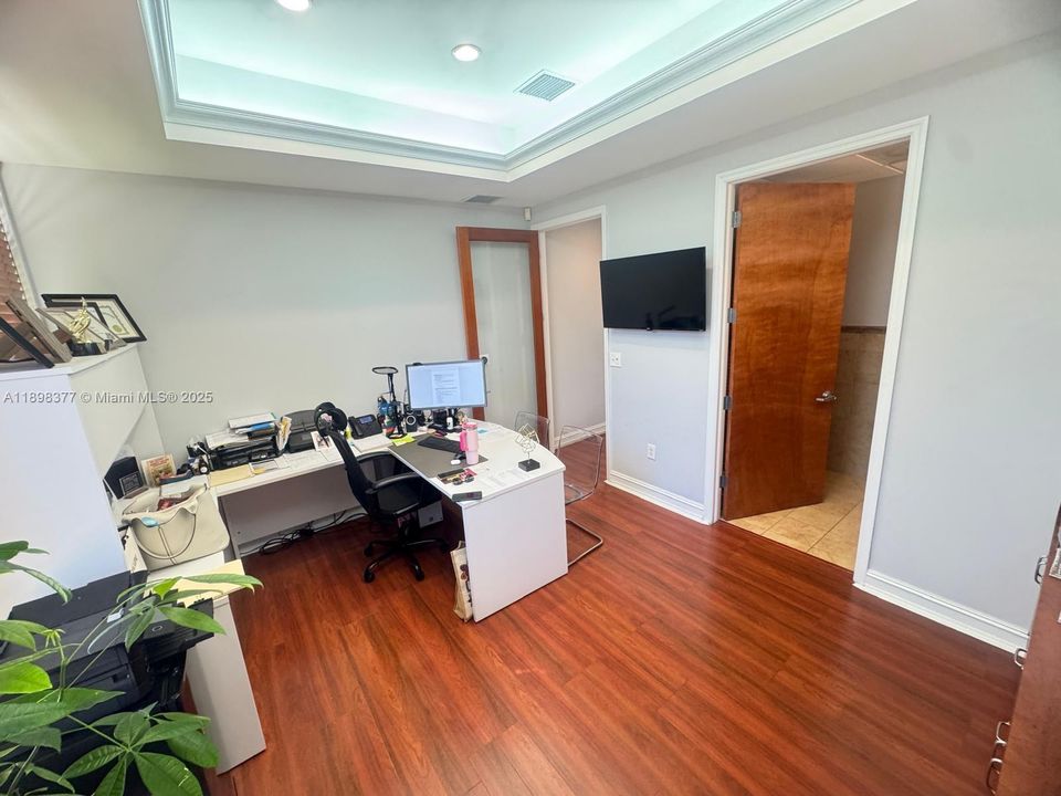 В аренду: $4,900 (0 спален, 0 ванн, 0 Квадратных фут)