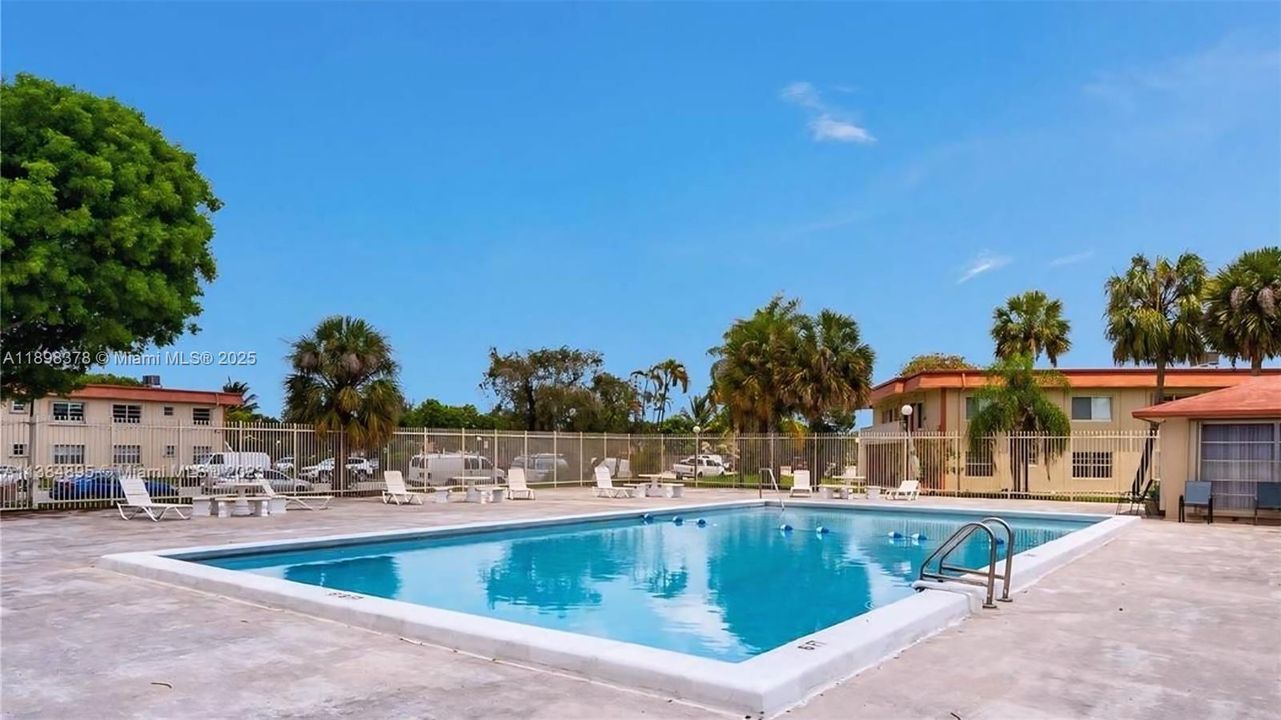 Active With Contract: $260,000 (3 beds, 1 baths, 952 Square Feet)