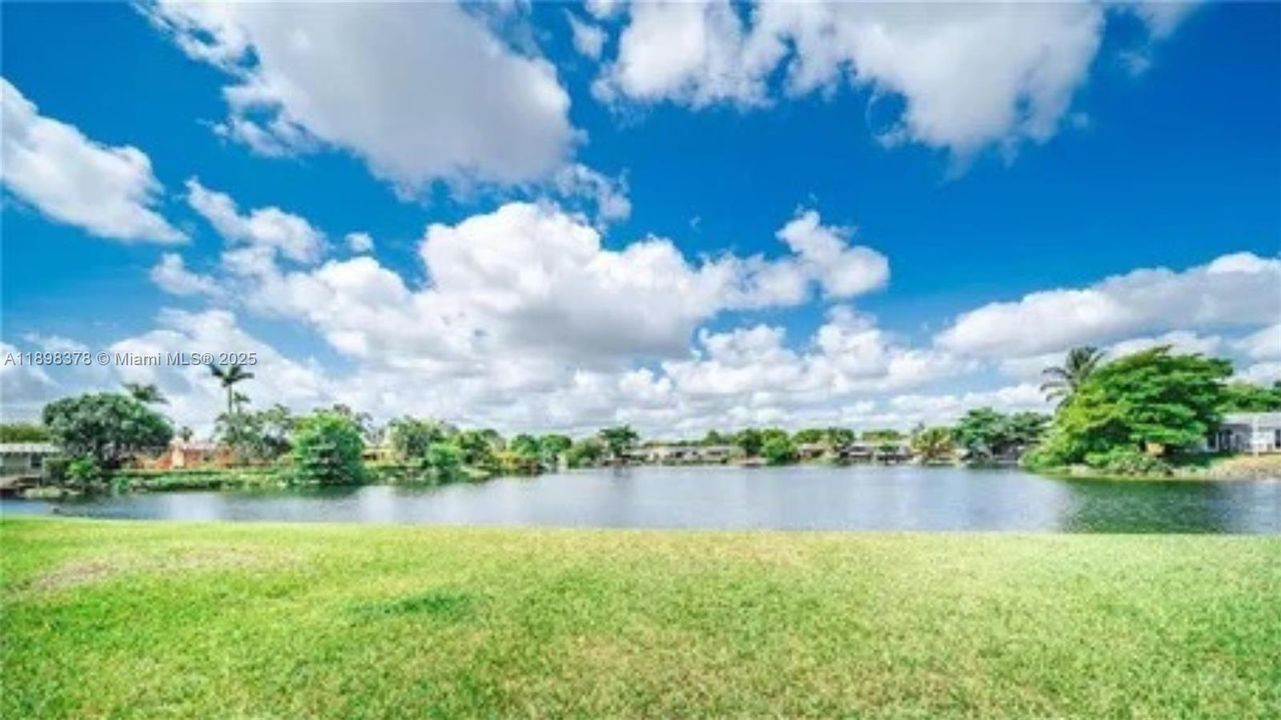 Active With Contract: $260,000 (3 beds, 1 baths, 952 Square Feet)