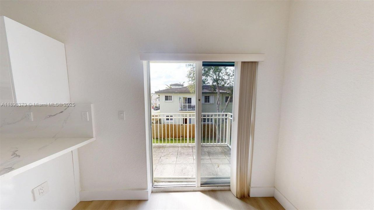 На продажу: $254,000 (3 спален, 2 ванн, 1194 Квадратных фут)