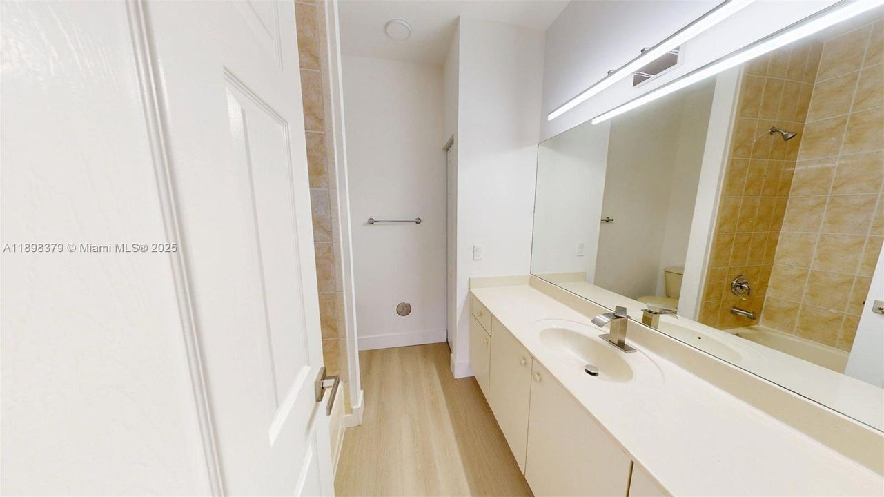 На продажу: $254,000 (3 спален, 2 ванн, 1194 Квадратных фут)