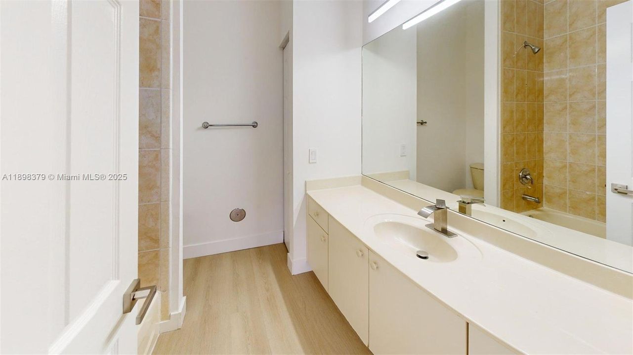 На продажу: $254,000 (3 спален, 2 ванн, 1194 Квадратных фут)