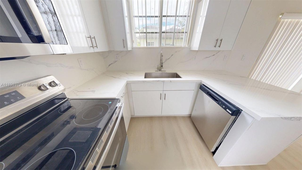 На продажу: $254,000 (3 спален, 2 ванн, 1194 Квадратных фут)