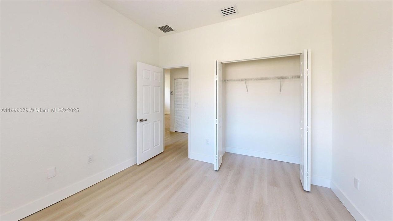 На продажу: $254,000 (3 спален, 2 ванн, 1194 Квадратных фут)