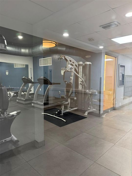 合同活跃: $2,000 (1 贝兹, 1 浴室, 925 平方英尺)