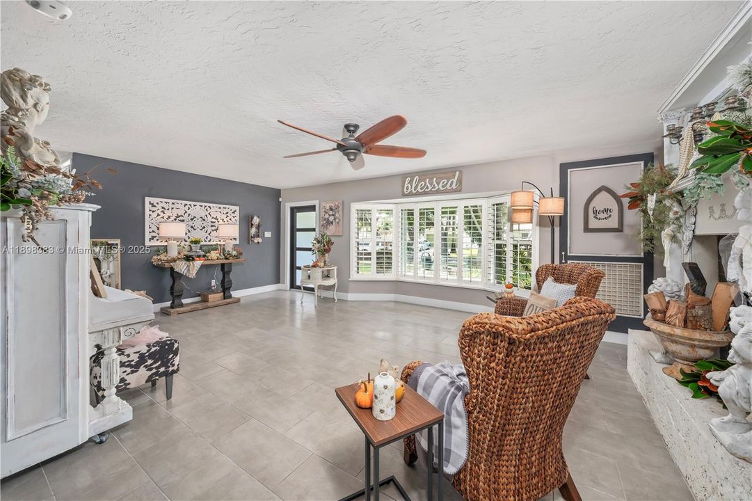 待售: $859,000 (3 贝兹, 2 浴室, 2306 平方英尺)