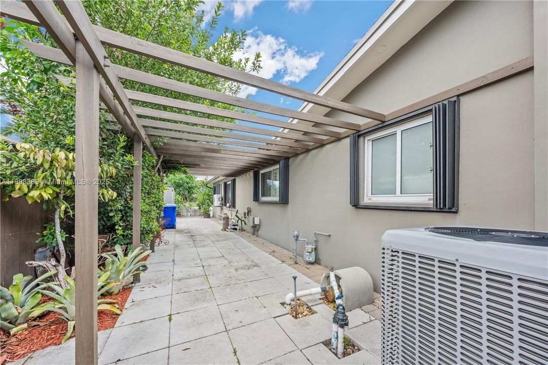 待售: $859,000 (3 贝兹, 2 浴室, 2306 平方英尺)