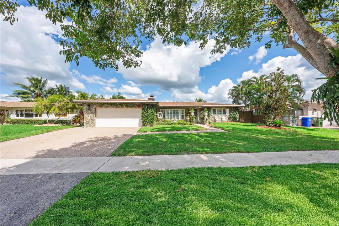 待售: $859,000 (3 贝兹, 2 浴室, 2306 平方英尺)