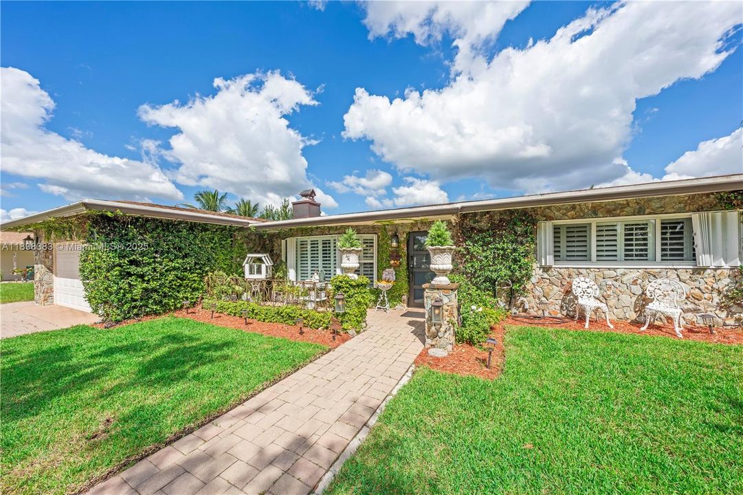 待售: $859,000 (3 贝兹, 2 浴室, 2306 平方英尺)