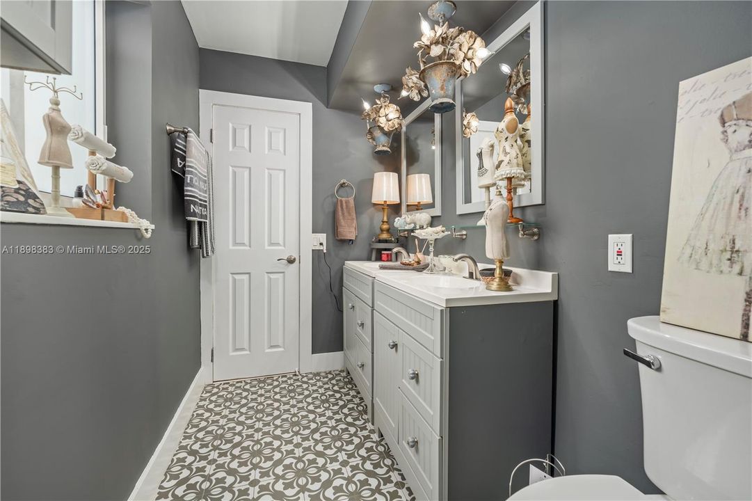 待售: $859,000 (3 贝兹, 2 浴室, 2306 平方英尺)