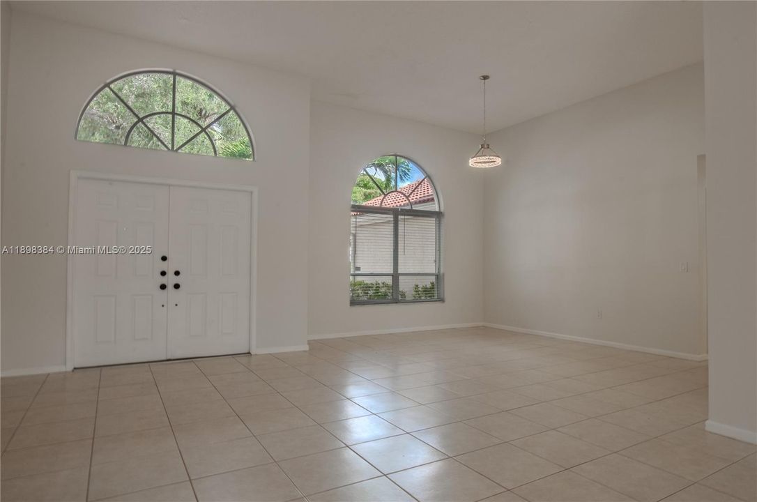 For Rent: $5,500 (4 beds, 3 baths, 2356 Square Feet)