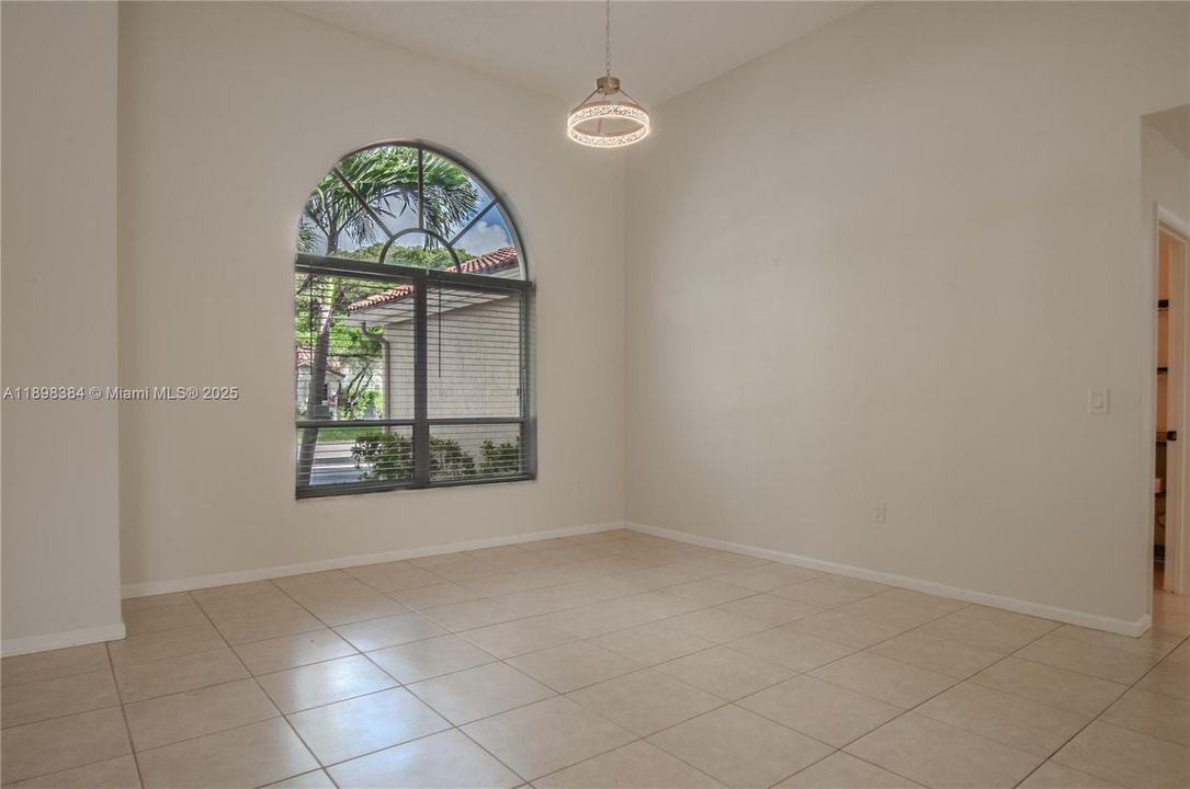 For Rent: $5,500 (4 beds, 3 baths, 2356 Square Feet)