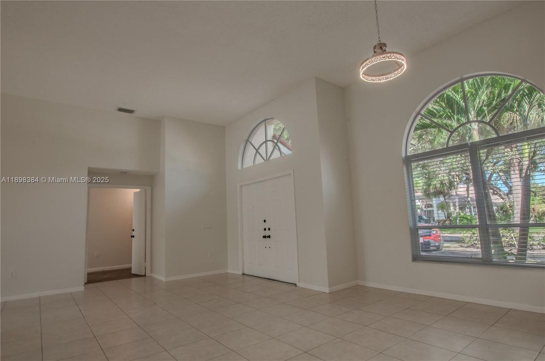 For Rent: $5,500 (4 beds, 3 baths, 2356 Square Feet)