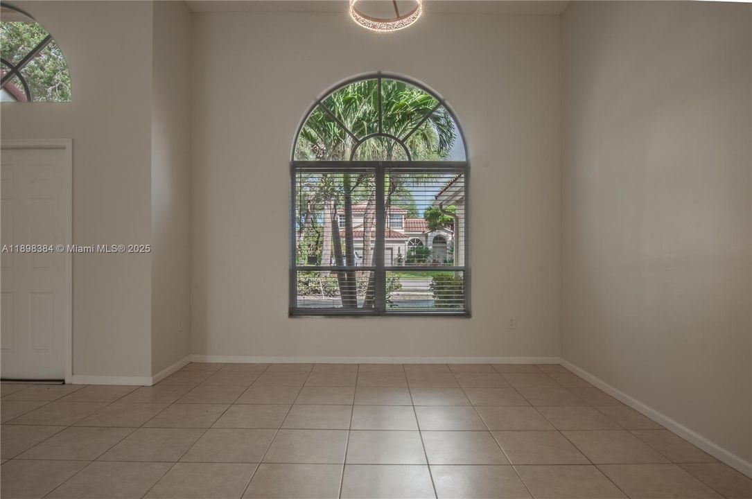 For Rent: $5,500 (4 beds, 3 baths, 2356 Square Feet)