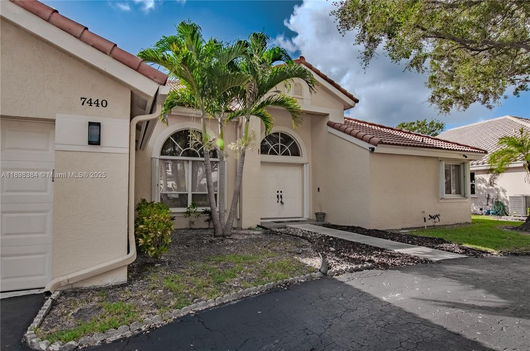 For Rent: $5,500 (4 beds, 3 baths, 2356 Square Feet)