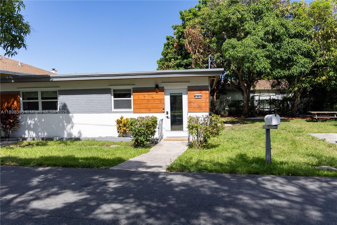 待售: $435,000 (3 贝兹, 1 浴室, 1023 平方英尺)