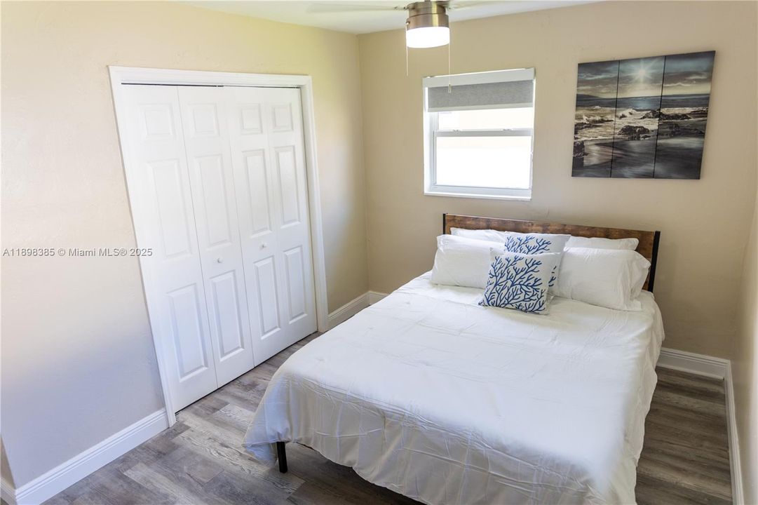 待售: $435,000 (3 贝兹, 1 浴室, 1023 平方英尺)