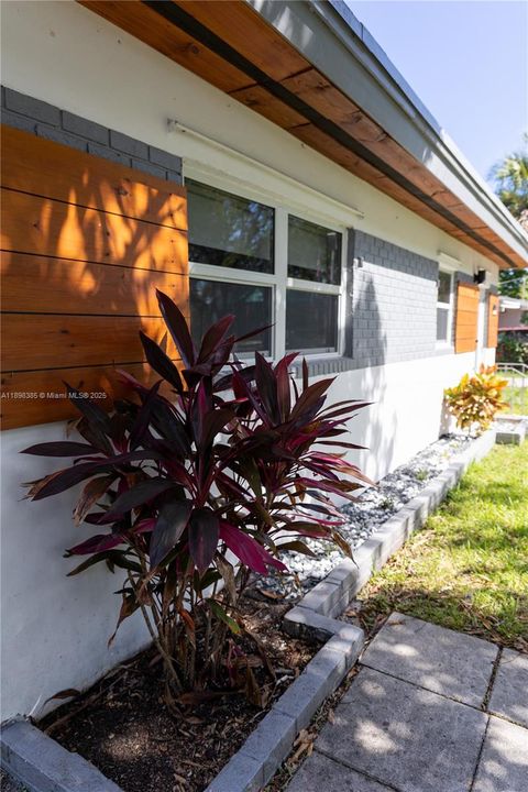 待售: $435,000 (3 贝兹, 1 浴室, 1023 平方英尺)