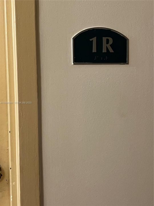 合同活跃: $2,600 (2 贝兹, 2 浴室, 1178 平方英尺)