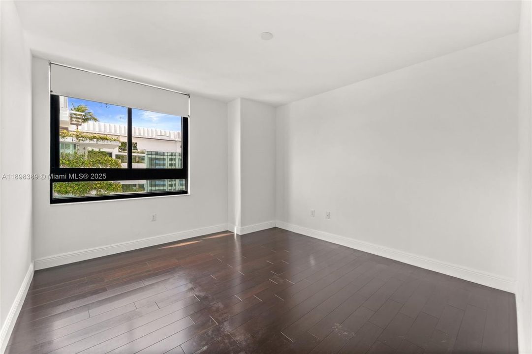 For Sale: $799,000 (2 beds, 2 baths, 1262 Square Feet)