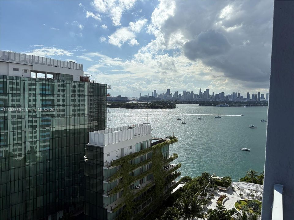 For Sale: $799,000 (2 beds, 2 baths, 1262 Square Feet)