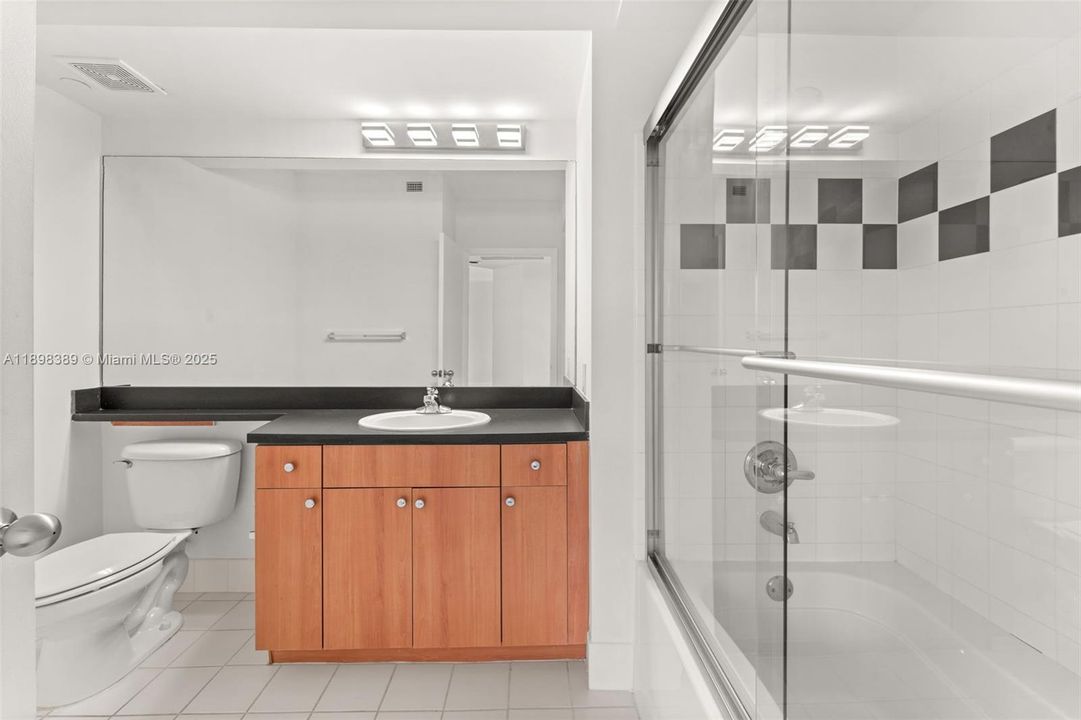 For Sale: $799,000 (2 beds, 2 baths, 1262 Square Feet)