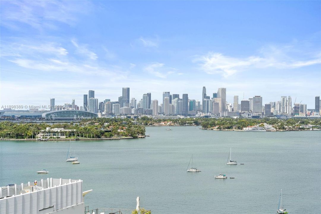 For Sale: $799,000 (2 beds, 2 baths, 1262 Square Feet)