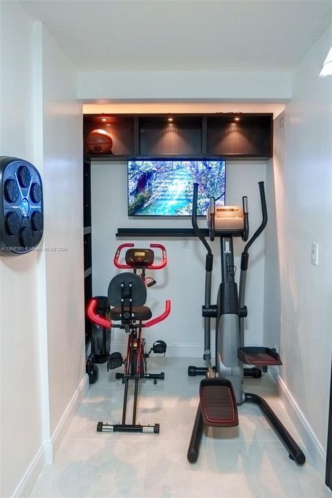 For Sale: $345,000 (2 beds, 2 baths, 1268 Square Feet)